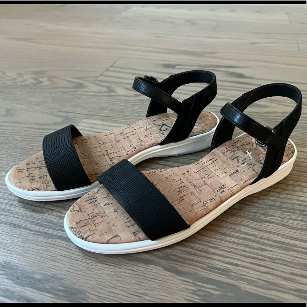 A2 by Aerosoles Great Night Sandals Blk/White, Size 6M